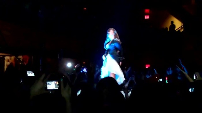 Demi Lovato - Remember December (Live in New York - fan video) 524