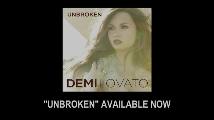Demi Lovato - Remember December (Live in New York - fan video) 1636