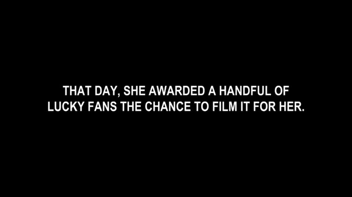 Demi Lovato - Skyscraper (Live in New York - fan video) 055