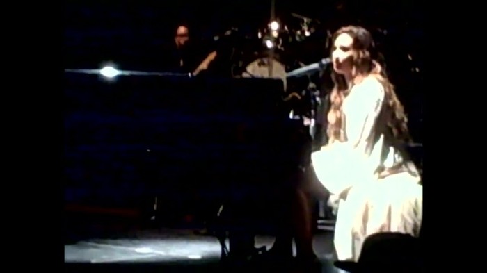 Demi Lovato - Skyscraper (Live in New York - fan video) 1018 - Demilush - Skyscraper Live in New York - Fan video Part oo3