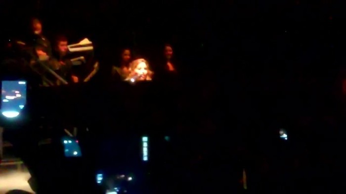 Demi Lovato - Skyscraper (Live in New York - fan video) 557 Demi Lovato - Skyscraper (Live in New York - fan video) 557