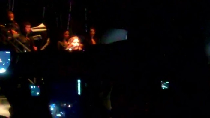 Demi Lovato - Skyscraper (Live in New York - fan video) 561 Demi Lovato - Skyscraper (Live in New York - fan video) 561