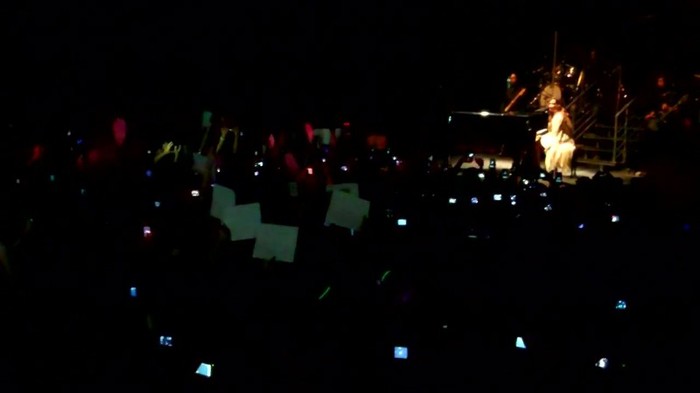 Demi Lovato - Skyscraper (Live in New York - fan video) 1055 - Demilush - Skyscraper Live in New York - Fan video Part oo3