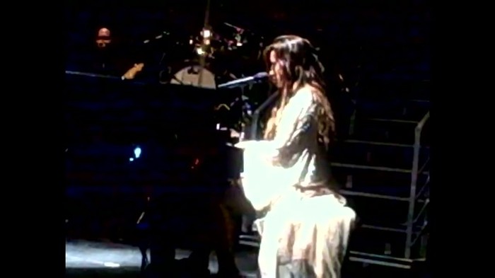 Demi Lovato - Skyscraper (Live in New York - fan video) 1056 - Demilush - Skyscraper Live in New York - Fan video Part oo3