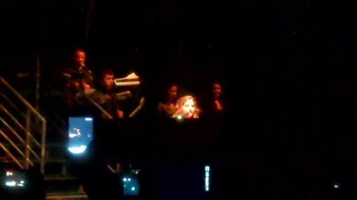 Demi Lovato - Skyscraper (Live in New York - fan video) 569 Demi Lovato - Skyscraper (Live in New York - fan video) 569