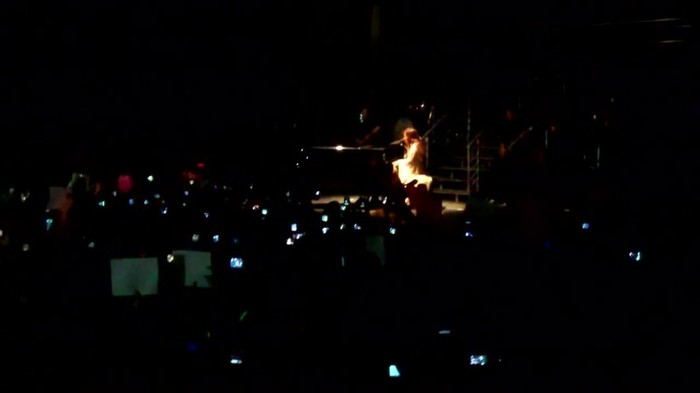 Demi Lovato - Skyscraper (Live in New York - fan video) 1564
