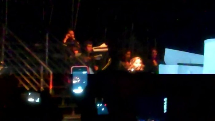 Demi Lovato - Skyscraper (Live in New York - fan video) 586 - Demilush - Skyscraper Live in New York - Fan video Part oo2