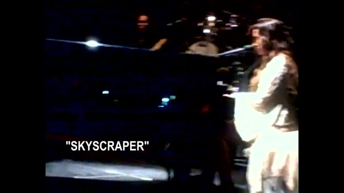 Demi Lovato - Skyscraper (Live in New York - fan video) 1073 - Demilush - Skyscraper Live in New York - Fan video Part oo3