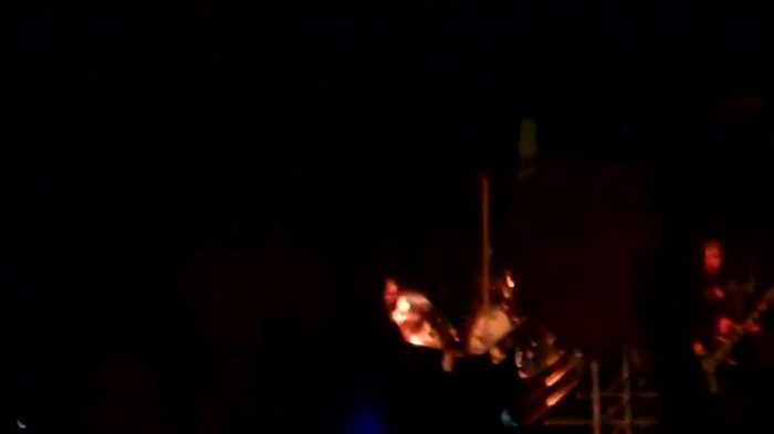 Demi Lovato - Skyscraper (Live in New York - fan video) 588 Demi Lovato - Skyscraper (Live in New York - fan video) 588