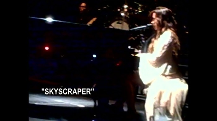 Demi Lovato - Skyscraper (Live in New York - fan video) 1079 - Demilush - Skyscraper Live in New York - Fan video Part oo3