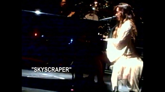 Demi Lovato - Skyscraper (Live in New York - fan video) 1085 - Demilush - Skyscraper Live in New York - Fan video Part oo3