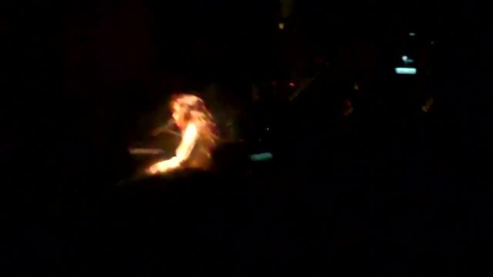 Demi Lovato - Skyscraper (Live in New York - fan video) 1587