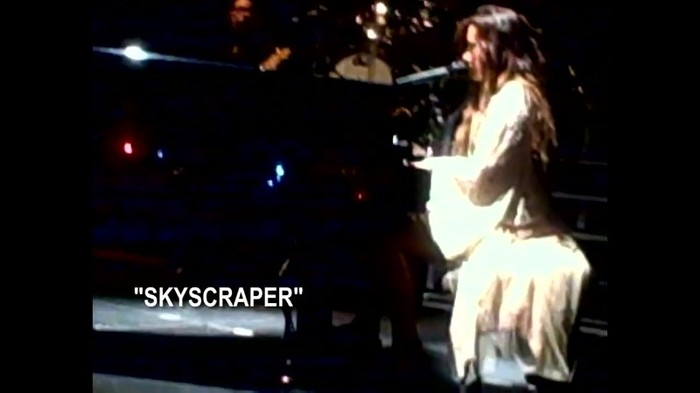 Demi Lovato - Skyscraper (Live in New York - fan video) 1087 - Demilush - Skyscraper Live in New York - Fan video Part oo3