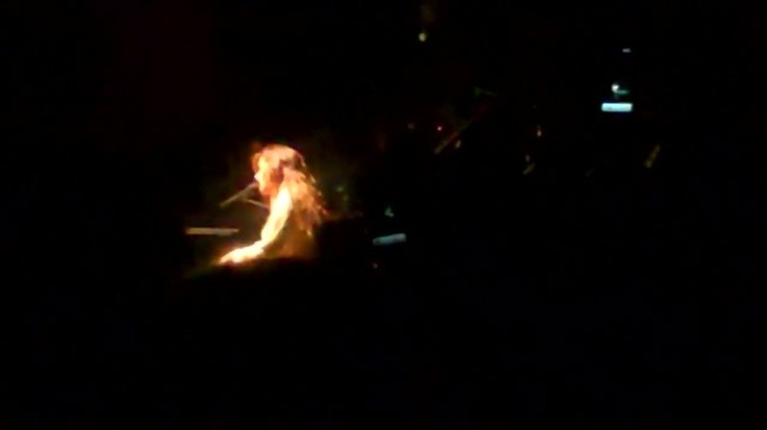 Demi Lovato - Skyscraper (Live in New York - fan video) 1588