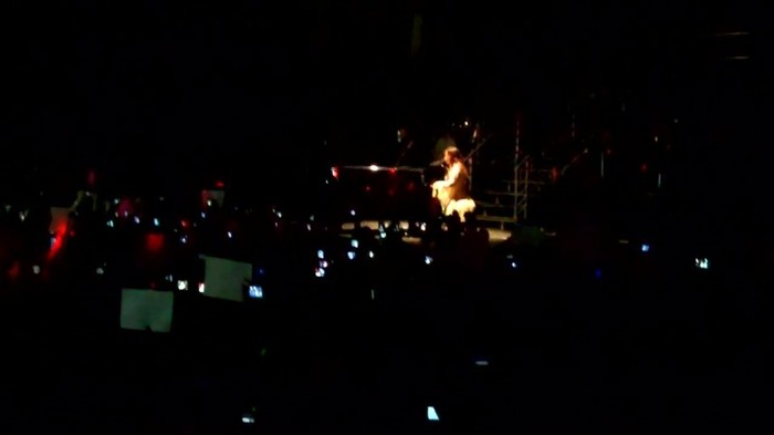 Demi Lovato - Skyscraper (Live in New York - fan video) 1605