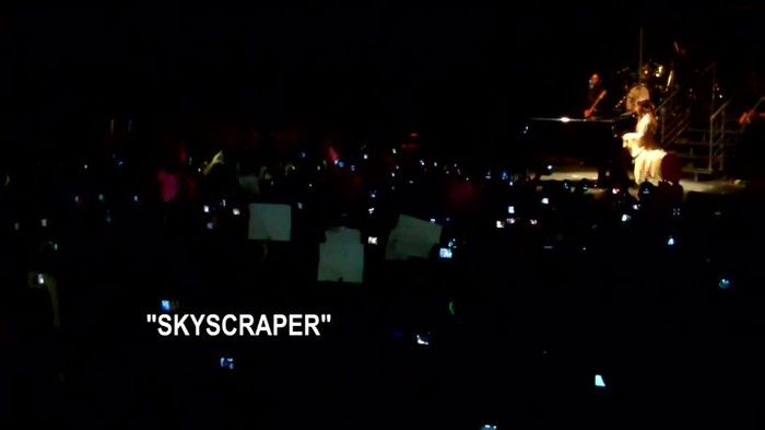 Demi Lovato - Skyscraper (Live in New York - fan video) 1105 - Demilush - Skyscraper Live in New York - Fan video Part oo3