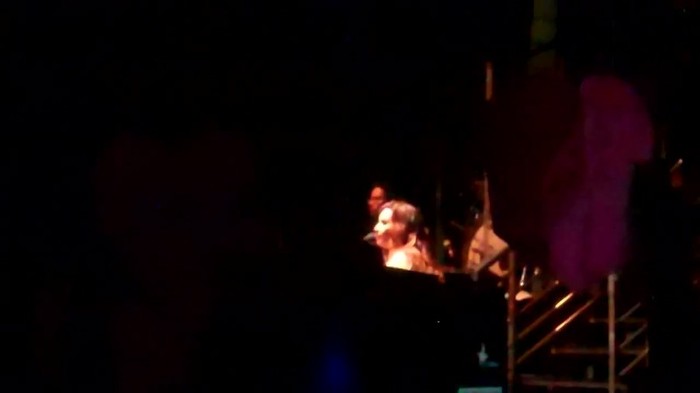 Demi Lovato - Skyscraper (Live in New York - fan video) 633 - Demilush - Skyscraper Live in New York - Fan video Part oo2