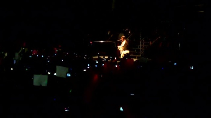 Demi Lovato - Skyscraper (Live in New York - fan video) 1617