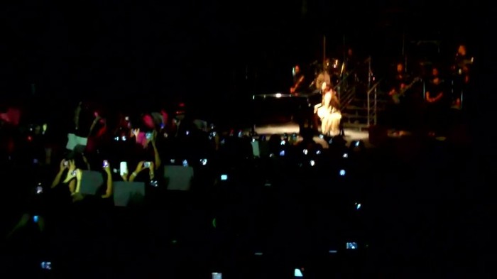 Demi Lovato - Skyscraper (Live in New York - fan video) 639 - Demilush - Skyscraper Live in New York - Fan video Part oo2