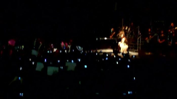 Demi Lovato - Skyscraper (Live in New York - fan video) 643 - Demilush - Skyscraper Live in New York - Fan video Part oo2