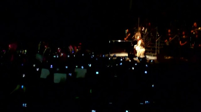 Demi Lovato - Skyscraper (Live in New York - fan video) 644 - Demilush - Skyscraper Live in New York - Fan video Part oo2