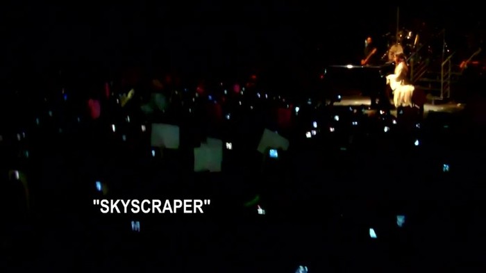Demi Lovato - Skyscraper (Live in New York - fan video) 1117 - Demilush - Skyscraper Live in New York - Fan video Part oo3