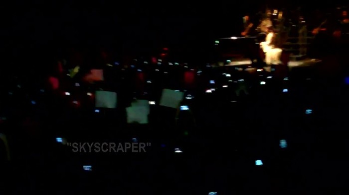 Demi Lovato - Skyscraper (Live in New York - fan video) 1124 - Demilush - Skyscraper Live in New York - Fan video Part oo3