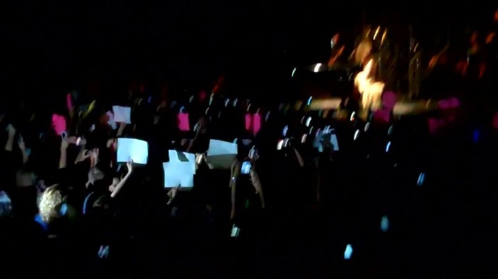 Demi Lovato - Skyscraper (Live in New York - fan video) 1125 - Demilush - Skyscraper Live in New York - Fan video Part oo3