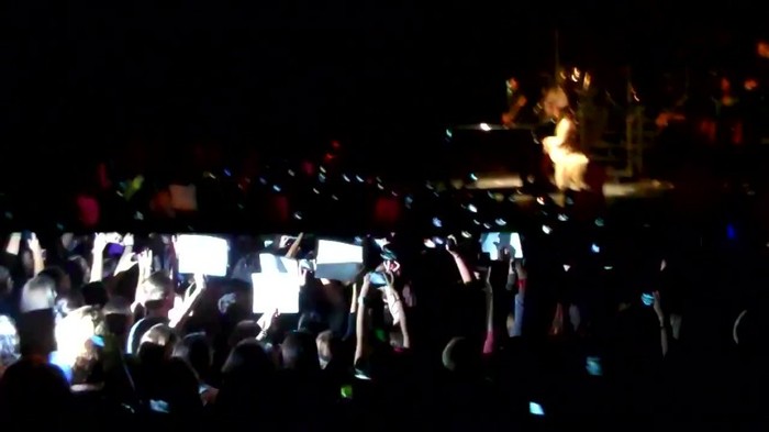 Demi Lovato - Skyscraper (Live in New York - fan video) 1126 - Demilush - Skyscraper Live in New York - Fan video Part oo3