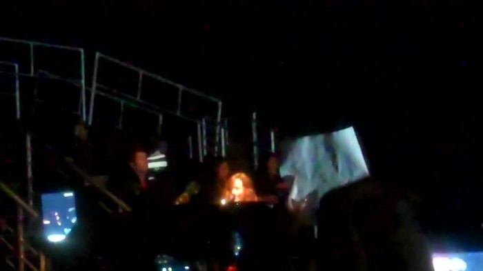 Demi Lovato - Skyscraper (Live in New York - fan video) 1636 - Demilush - Skyscraper Live in New York - Fan video Part oo4