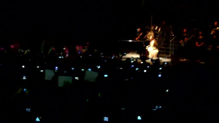 Demi Lovato - Skyscraper (Live in New York - fan video) 655