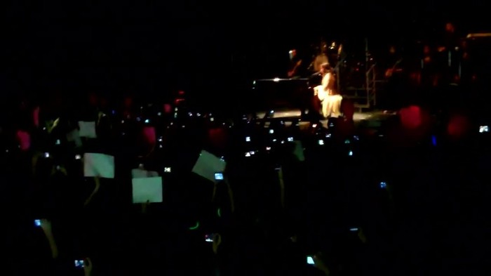 Demi Lovato - Skyscraper (Live in New York - fan video) 1136 - Demilush - Skyscraper Live in New York - Fan video Part oo3