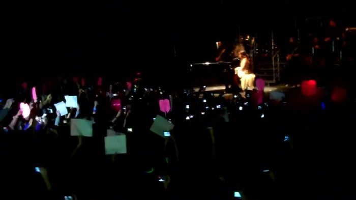 Demi Lovato - Skyscraper (Live in New York - fan video) 1137 - Demilush - Skyscraper Live in New York - Fan video Part oo3