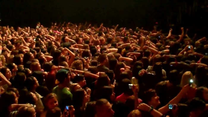 Demi Lovato - Skyscraper (Live in New York - fan video) 229