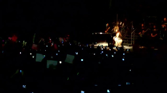 Demi Lovato - Skyscraper (Live in New York - fan video) 665