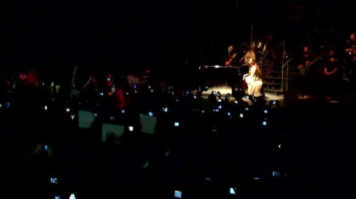 Demi Lovato - Skyscraper (Live in New York - fan video) 667