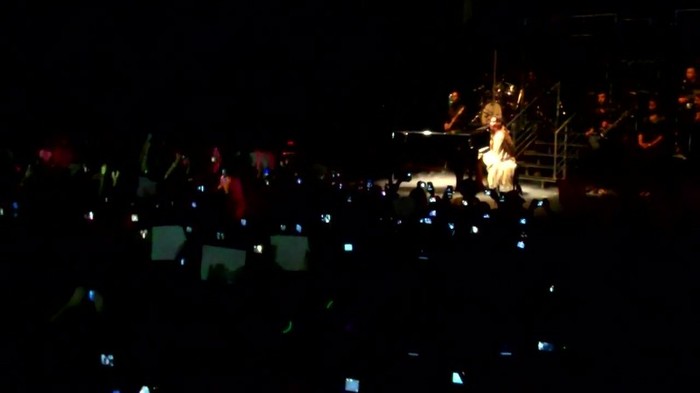 Demi Lovato - Skyscraper (Live in New York - fan video) 669