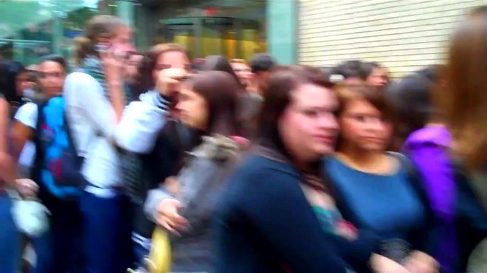 Demi Lovato - Skyscraper (Live in New York - fan video) 234