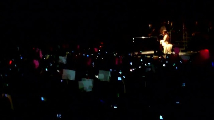 Demi Lovato - Skyscraper (Live in New York - fan video) 1147 - Demilush - Skyscraper Live in New York - Fan video Part oo3