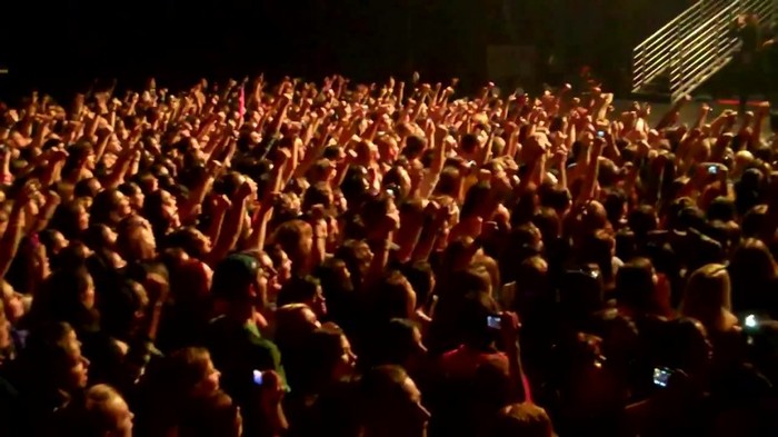 Demi Lovato - Skyscraper (Live in New York - fan video) 239