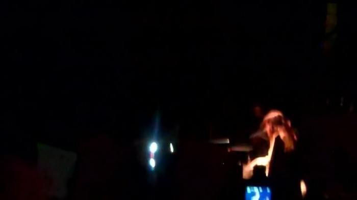 Demi Lovato - Skyscraper (Live in New York - fan video) 1666