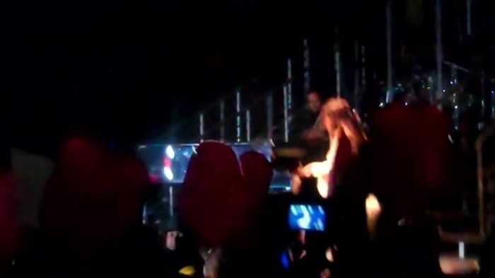 Demi Lovato - Skyscraper (Live in New York - fan video) 1669