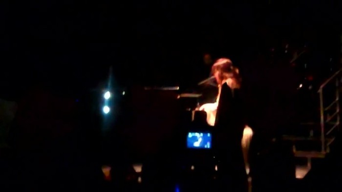 Demi Lovato - Skyscraper (Live in New York - fan video) 1672 - Demilush - Skyscraper Live in New York - Fan video Part oo4