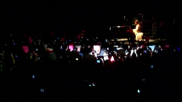 Demi Lovato - Skyscraper (Live in New York - fan video) 1187