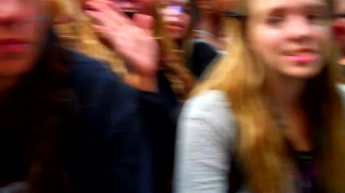 Demi Lovato - Skyscraper (Live in New York - fan video) 278