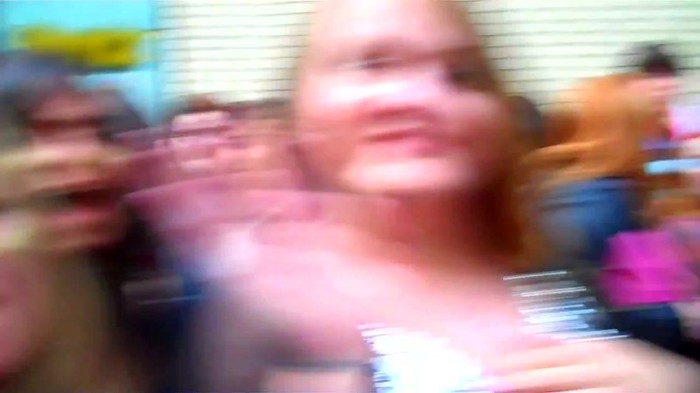 Demi Lovato - Skyscraper (Live in New York - fan video) 282