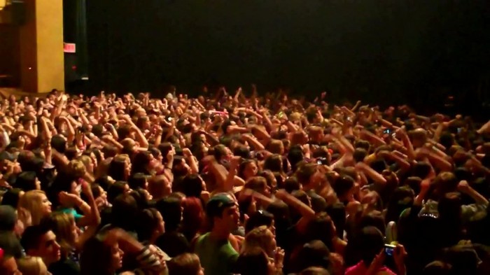 Demi Lovato - Skyscraper (Live in New York - fan video) 291