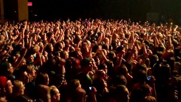 Demi Lovato - Skyscraper (Live in New York - fan video) 298