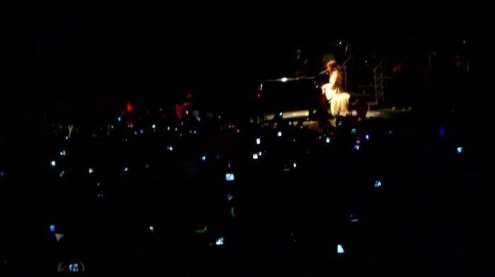 Demi Lovato - Skyscraper (Live in New York - fan video) 1216 - Demilush - Skyscraper Live in New York - Fan video Part oo3