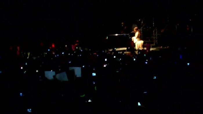 Demi Lovato - Skyscraper (Live in New York - fan video) 1217 - Demilush - Skyscraper Live in New York - Fan video Part oo3
